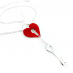 Dolce Vita [L2604] - Sautoir Cr&eacute;ateur 'Love' rouge argent&eacute; punane