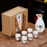 1 komplekt keraamilise sake komplekt Jaapani sake tassi sisaldab 1 potti ja 6 tassi portselanist valge lik&ouml;&ouml;ri pott Traditsioonilised keraamilised k&auml;sit&ouml;&ouml; Saki tassid koduseks sushipoeks One Pot And Six Cups - Hanmei