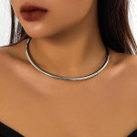 Metallist &uuml;mmargune Torques Choker kaelakee naistele Lihtne kullav&auml;rvi kaelakee peoehte kingitus