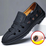 Vabaaja nahast sandaalid meestele Suvised &otilde;&otilde;nsad nahast kingad Hingavad auguga kingad Lamedad kingad noorte sandaalid Libisemiskindlad rannasandaalid Libisemiskindlad PU-sandaalid 44 khaki