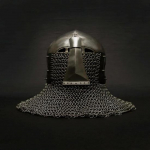 Keskaegne bascinet ninaosaga kiiver ketts&auml;rgist aventailiga, r&uuml;&uuml;tli soomuskiiver LARP-i, SCA ja cosplay jaoks, kingitus