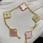 Uus versioon Neljaleheline ristik Viie &otilde;iega k&auml;ev&otilde;ru Naturaalne punane ahhaat Valge p&auml;rlmutter K&auml;ev&otilde;ru Naiste laserk&auml;ev&otilde;ru V Gold