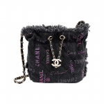 Chanel 22p Max Seeria Graffiti Teemaline Teemantmustriga Nahast Keti Rihmaga, T&otilde;mblukuga ja Tr&uuml;kitud Denim Materjalist, Kuldsed Metallosad, Messengeri Kott Gift Set(Basic Set+Box+Shopping Bag) must