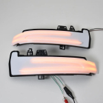 D&uuml;naamiline suunatuli LED-tagurduskaamera peegli ribavalgusti Mercedes Benz A B C E S CLA GLA GLK klassile W176 W246 W212 W204 W221 Dynamic White gray