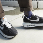 NIKE vabaajajalatsid meestele, Klassikalised &otilde;hkpadjaga AIR MAX DAWN tossud 42 valge/must