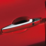 Mitsubishi Outlander ABS kroomitud k&uuml;ljeukse k&auml;epideme &uuml;lemise katte vaste koos originaalse auto v&auml;lisilmega