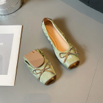 Naiste vabaaja korterid, ruudukujulised kinnise varbaosaga tasapinnalised, v&ouml;&ouml;ris&otilde;lmega libisemiskohad Mugavad kleepuvad lamedad jalan&otilde;ud Pehmed balletikingad naiste k&otilde;ndimiskingad 34 must