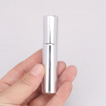 10 ml kaasaskantav UV-klaasist taast&auml;idetav parf&uuml;&uuml;mipudel alumiiniumpihustiga pihustuspudelitega, proovide t&uuml;hjad mahutid kuld