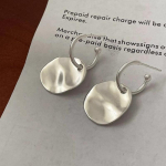 1 paar lihtsat lainelist &uuml;mmargust kaarti vanaaegsed k&otilde;rvar&otilde;ngad naistele paaridele, igap&auml;evaseks kaunistuseks ehted, peoaksessuaarid 17mm h&otilde;be