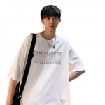 Uus l&uuml;hikeste varrukatega T-s&auml;rk meestele suvel, Korea stiilis trend, lihtne poolvarrukatega topp, Hongkongi stiilis vaba vabaaja br&auml;ndi T-s&auml;rk M must