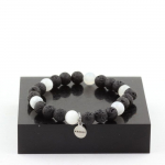 Pierres et Min&eacute;raux. Bracelet Perles Selenite du Maroc + Lave 8 mm. Fabriqu&eacute; en France.