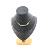 Pierres et Min&eacute;raux. Collier 10 perles Apatite verte de Madagascar. Chaine en acier Collier femmes, hommes. Taille personnalisable.