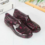 Naiste madalad vihmasaapad &ndash; libisemiskindlad, veekindlad, kummist kingad kevadeks ja s&uuml;giseks 41