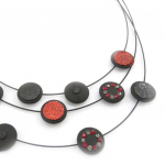 NOA [J5383] &ndash; disainerkaelakee 'Sissi' punane must punane