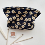 Naiste kordvelvetist ploomi&otilde;ie kirjanduse ja kunsti kaasaskantav kosmeetikakott OneSize beež