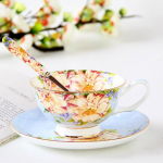 Moodne Blue Flowers Bone China kohvitass ja alustass lusikaga, Euroopa stiilis luksuslik ja peen keraamiline teekomplekt sinine