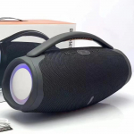 Suure v&otilde;imsusega 100 W kaasaskantav Bluetooth-k&otilde;lar V&otilde;imas veekindel k&otilde;lar Juhtmeta bassik&otilde;lar MP3-m&auml;ngija FM-raadio helis&uuml;steem