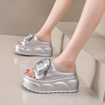 Paksu p&otilde;hja k&otilde;rgust suurendavad naiste &uuml;herealised sussid 37 h&otilde;be