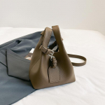 Retrotekstuuriga reisik&auml;ekott naistele Uus mood Lihtne pehmest nahast &auml;mbrikott Luksusliku disainiga Sense Crossbody kotid