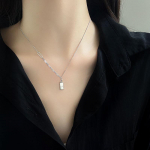 V&auml;ike kuldne telliskivi kaelakee naiste peen v&auml;ike riba ripats ruudukujuline kampsunikett kingitus uus stiil