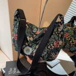 Suure mahutavusega lilleline kott naistele Uus trendikas ja moekas crossbody kott naistele Ins Ni&scaron;&scaron; Mitmek&uuml;lgne &uuml;he &otilde;laga pelmeenikott