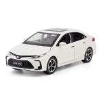 1/32 TOYOTA Corolla sulamist auto mudel Die-cast & m&auml;nguasi metallist s&otilde;idukid Auto mudel Simulatsioonheli ja tulega Kogumism&auml;nguasi Kingitus valge