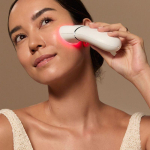 NuFACE Trinity Plus TWR+ (LED Kortsude Intensiivhooldus) white beige