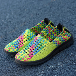 Suvised naiste tossud, mugavad vabaaja &otilde;de, suure suurusega pl&auml;tud, pehmed rannas k&auml;imise spordijalatsid Kerged slaidid EU: 41