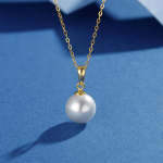 Elegantne kunstp&auml;rlitega ripatsiga kaelakee, sobilik naiste lihtsate ja moekate ehete jaoks, on ideaalne kingitus, sobilik igap&auml;evaseks kandmiseks