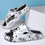 Moodne Originaal Br&auml;nd Uus Stiil Sussid Meeste Sandaalid Suvine Mood Paks Tald Libisemisvastased Slip-on Vabaaja Camouflage Rannakingad 43 hall v&auml;rv