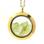 Pierres et Min&eacute;raux. Collier P&eacute;ridot brut. Mod&egrave;le M&eacute;daillon 20 mm. Couleur Or.