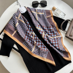 Dekoratiivne lihtsa tekstuuriga siidisall, naiste uus stiil, kevad- ja s&uuml;gissuvine mood, mitmek&uuml;lgne pear&auml;tt, t&ouml;&ouml;sall 70*70cm must