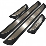 Hyundai I20 Elite Accessories 2015 jaoks &ndash; roostevabast terasest auto l&auml;vepakuga kulumisplaadi kaitse trimmikate h&otilde;be