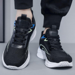 2024. aasta uued meeste kingad, suured vabaaja trendikad valged kingad Mitmek&uuml;lgsed hingavast v&otilde;rgust jooksutossud, trendikad 39 must