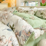 Neljaosaline puhtast puuvillast v&auml;ike v&auml;rske lilleline tekikate &uuml;histoa voodilina Kolmeosaline voodipesu komplekt 2.0m bed