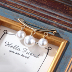 Moodne kristallist kivikivist isikup&auml;ra mitmek&uuml;lgne p&auml;rlip&auml;rg v&auml;ike pross pross, naiste siidist salli pannal