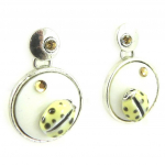 NOA [G0392] &ndash; valged Nacre en Folie disaink&otilde;rvar&otilde;ngad valge