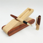 Loominguline k&auml;sit&ouml;&ouml;kingitus Rosewood Signature pliiatsikomplektist Puidust pliiatsikarbi kokkupanek Ballpoint pen & pen case