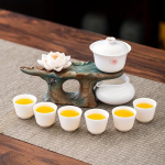 1 komplekt keraamiline Kung Fu teekomplekt Lotus Designiga Poolautomaatne Lazy teekomplekt koos p&ouml;&ouml;rleva funktsiooniga Tseremoonia tarvikud 6 tassi teealusega Livinile