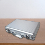 Professionaalne alumiiniumsulamist kiibikasti kandja k&auml;epidemekaitsega kogumiskast M