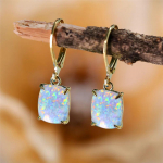 Valge sinine Fire Opal Stone rippuvad k&otilde;rvar&otilde;ngad naistele Bohemian Jewelry h&otilde;bedased kullav&auml;rvi k&otilde;rvar&otilde;ngad