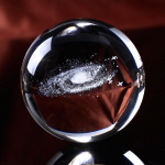 6 cm l&auml;bim&otilde;&otilde;duga maakera Galaxy Miniatures kristallkuuli 3D lasergraveeritud kvartsklaasist kuuli sf&auml;&auml;ri kaunistus just ball