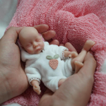 15cm Mini Peopesimulatsiooninukk Maddie Riietumism&auml;ngukaaslane M&auml;ngunukk Laste S&uuml;nnip&auml;evakingitus 6-tolline T&auml;issilikoonist Kogu Keha Uuestis&uuml;ndinud Beebinukk T&uuml;drukule ja Poisile