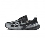 Nike V2K Run Naiste jooksujalatsid FD0736-005 Must Suurus EU 36 must