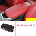 Romeo 2020 autosalongi s&uuml;sinikkiust stiilis k&auml;etoe kate