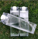 T&uuml;drukute l&auml;bipaistev tr&uuml;kkimine Loominguline ruut Suure mahutavusega plastist piimatass Veetassi tass