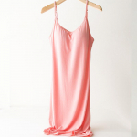 Sling &Ouml;&ouml;s&auml;rk rinnapatjaga Naiste Korea plusssuuruses rinnahoidja &Uuml;hes t&uuml;kis vestiga &uuml;ler&otilde;ivad pidžaamad kodur&otilde;ivad keskmise pikkusega kleit M roosa