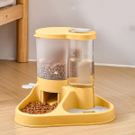 Lemmikloomatoidu ja -vee dosaatori komplekt Integreeritud mugav laia suuga lemmikloomade s&ouml;&ouml;tja jootja, suur roosa