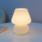 Klaasist LED kodu laualamp Magamistoa voodivalgustid Vintage triibuline armas triibuline v&auml;ike seenekujundusvalgusti valgusk&uuml;llane elutuba