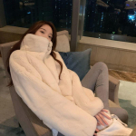 Imitatsioon Rex k&uuml;&uuml;liku karusnahast p&uuml;stkrae naiste mantel L&auml;&auml;ne stiilis karusnahast kasukad Naiste moevool Talvine Korea l&otilde;ikega p&uuml;stkrae naiste l&uuml;hike mantel L beež